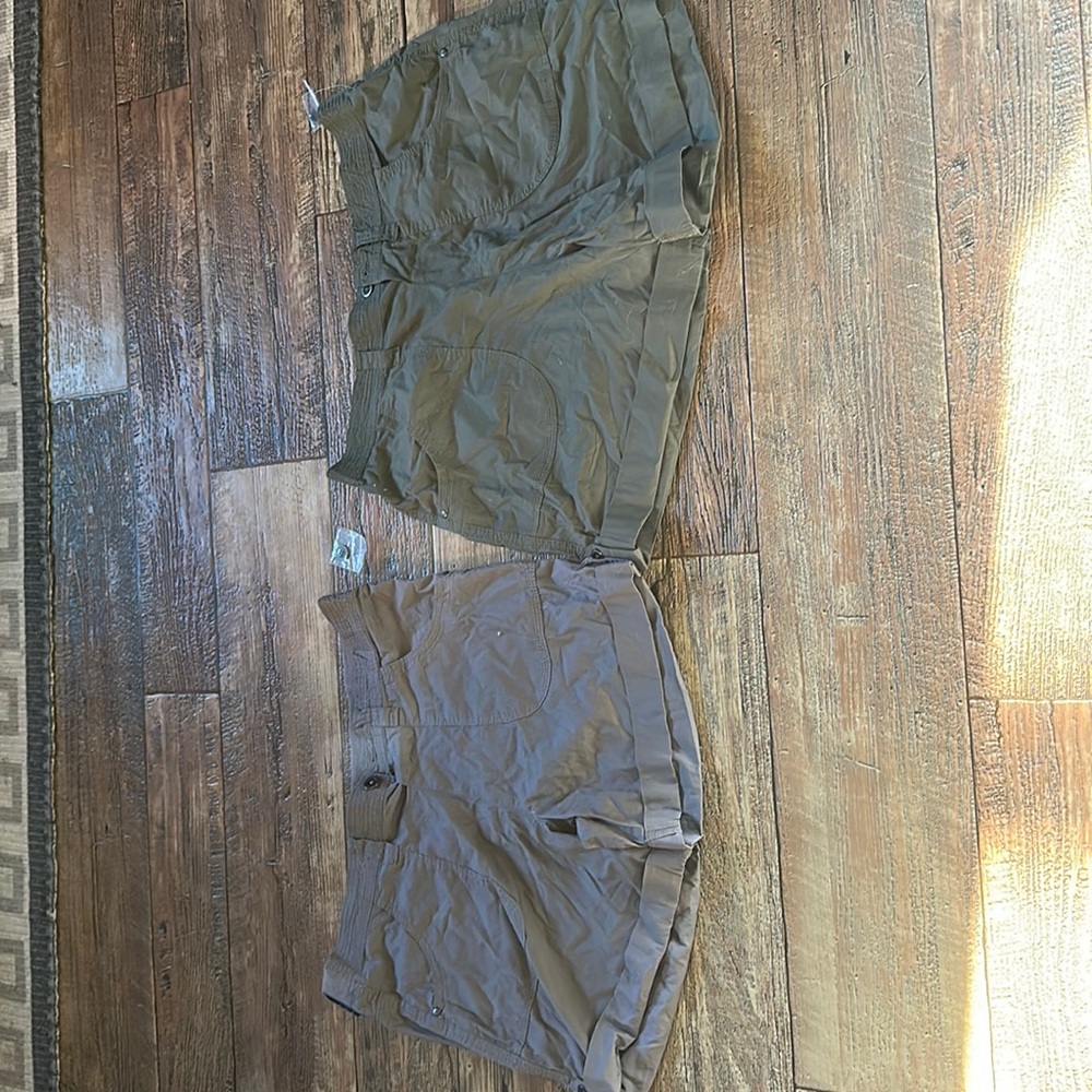 Brown and green denim shorts from dash never been worn… didn’t fit me right